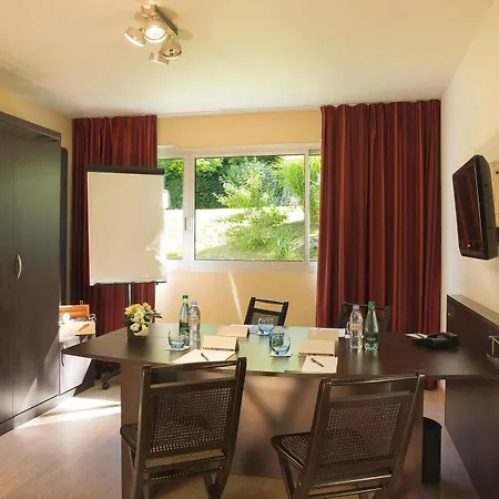Oceania Hotel 4*