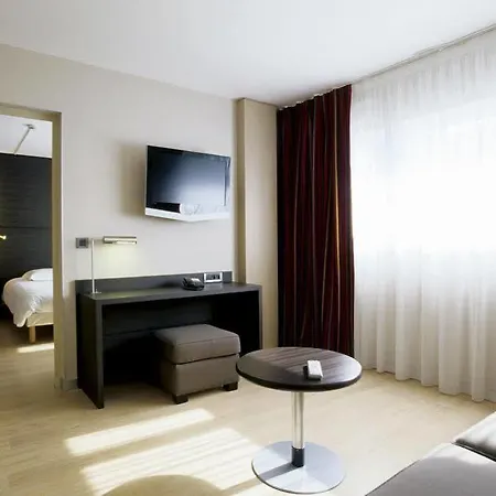 Oceania Hotel